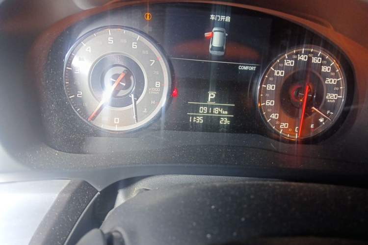 Used Acura CDX 2016 1.5T Two-Wheel Drive Deluxe Edition Odometer Close Up