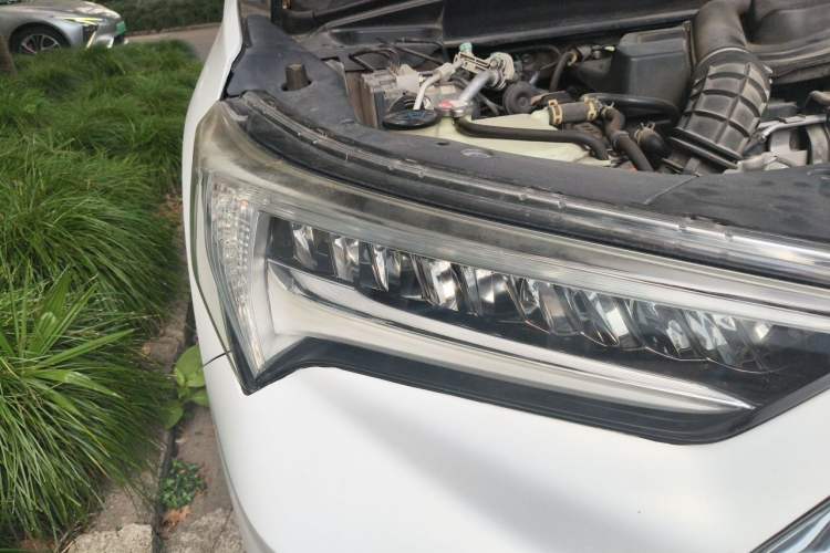 Used Acura CDX 2016 1.5T Four-Wheel Drive Luxury Edition Right Front Headlight