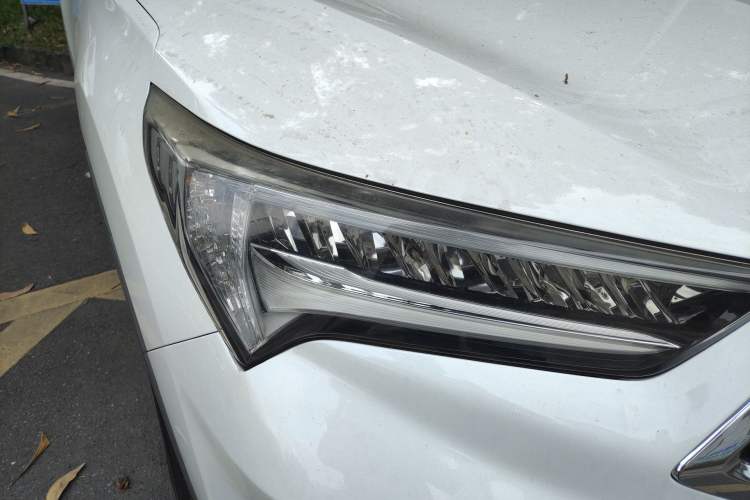 Used Acura CDX 2016 1.5T Four-Wheel Drive Luxury Edition Right Front Headlight