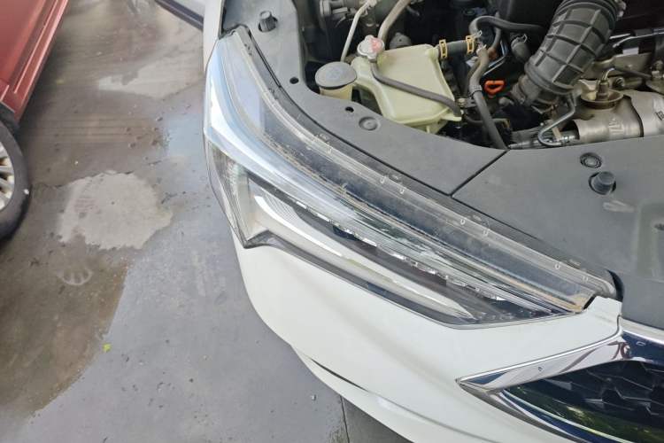 Used Acura CDX 2016 1.5T Two-Wheel Drive Deluxe Edition Right Front Headlight