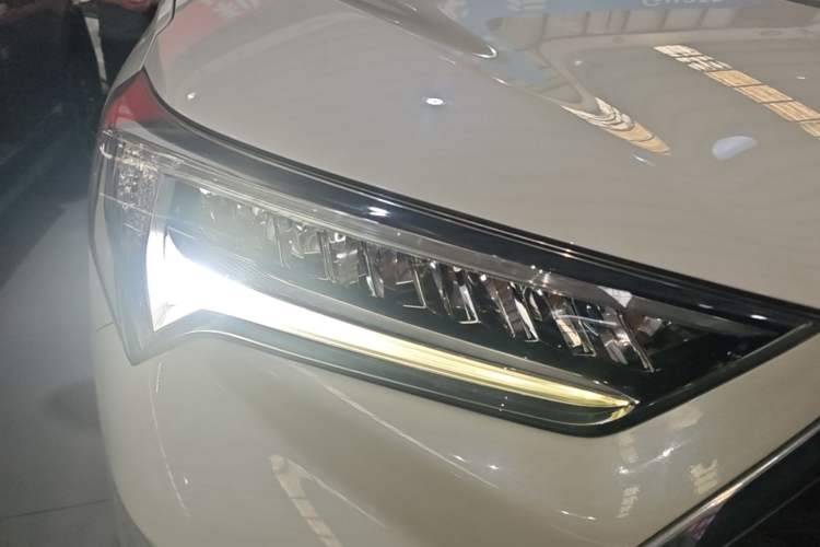 Used Acura CDX 2016 1.5T Two-Wheel Drive Enjoyment Edition Right Front Headlight