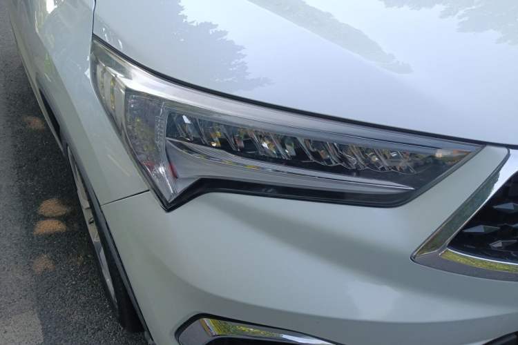 Used Acura CDX 2016 1.5T Two-Wheel Drive Deluxe Edition Right Front Headlight