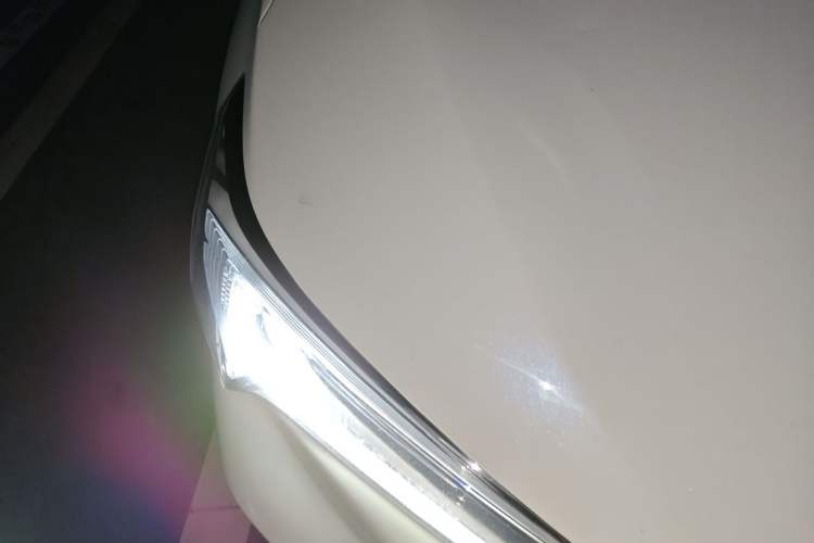 Used Acura CDX 2016 1.5T Two-Wheel Drive Deluxe Edition Right Front Headlight