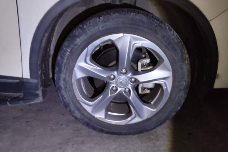 Used Acura CDX 2016 1.5T Two-Wheel Drive Deluxe Edition Right Front Wheel Hub