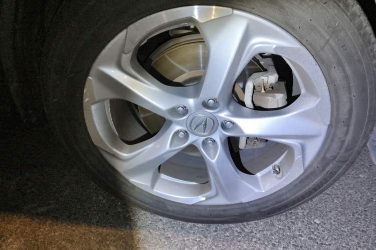 Used Acura CDX 2016 1.5T Four-Wheel Drive Luxury Edition Right Front Wheel Hub