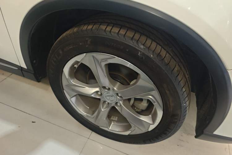 Used Acura CDX 2016 1.5T Two-Wheel Drive Enjoyment Edition Right Front Wheel Hub