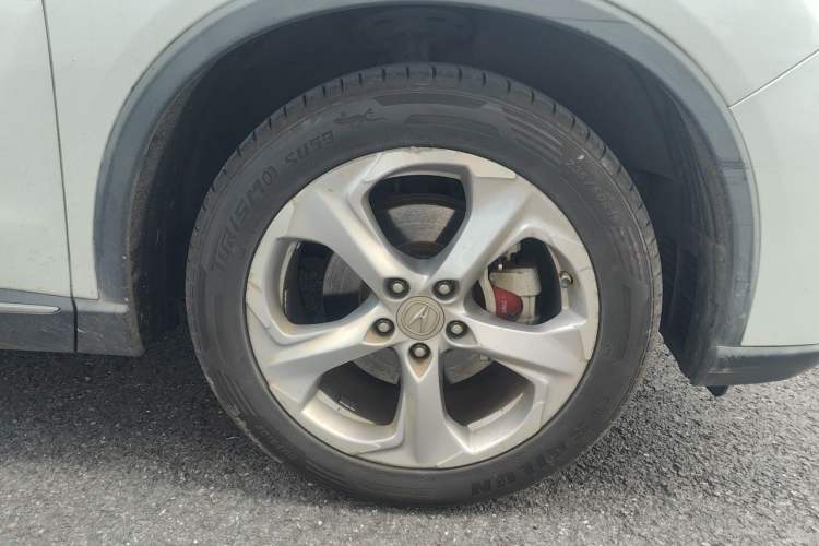 Used Acura CDX 2016 1.5T Two-Wheel Drive Deluxe Edition Right Front Wheel Hub