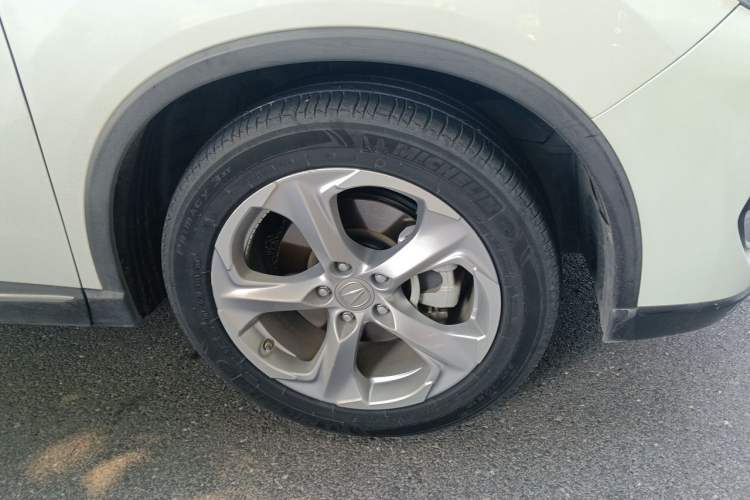 Used Acura CDX 2016 1.5T Two-Wheel Drive Deluxe Edition Right Front Wheel Hub