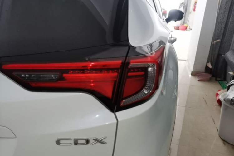 Used Acura CDX 2016 1.5T Two-Wheel Drive Deluxe Edition Right Rear Taillight