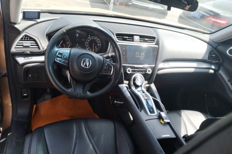 Used Acura CDX 2016 1.5T Two-Wheel Drive Enjoyment Edition Center Console