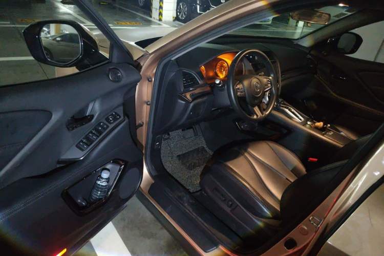 Used Acura CDX 2016 1.5T Two-Wheel Drive Enjoyment Edition Driver Seat
