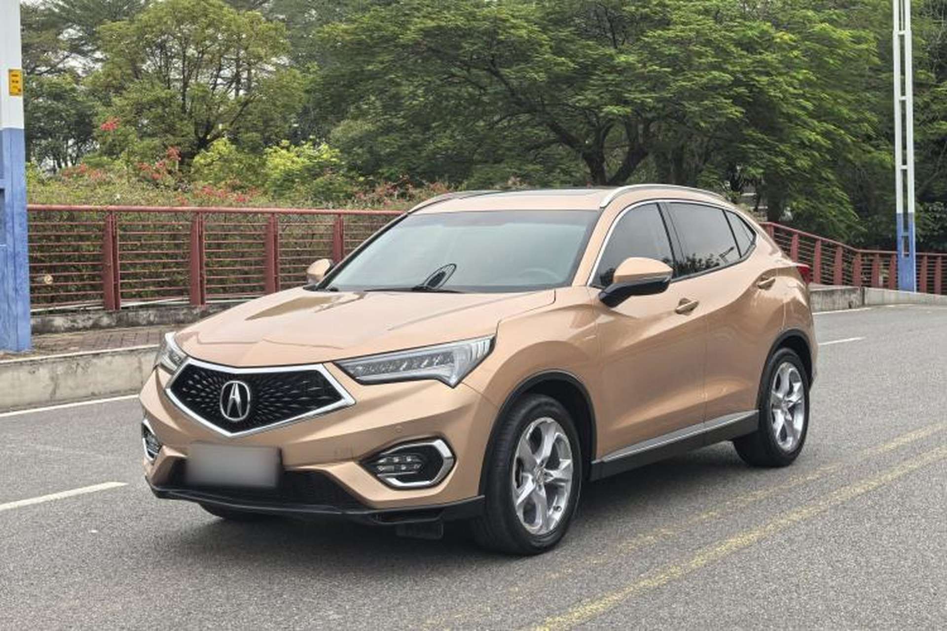 Used Acura CDX 2016 1.5T Two-Wheel Drive Deluxe Edition Exterior 1