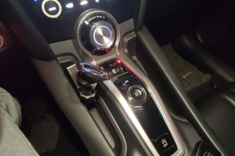 Used Acura CDX 2016 1.5T Two-Wheel Drive Enjoyment Edition Gear Lever