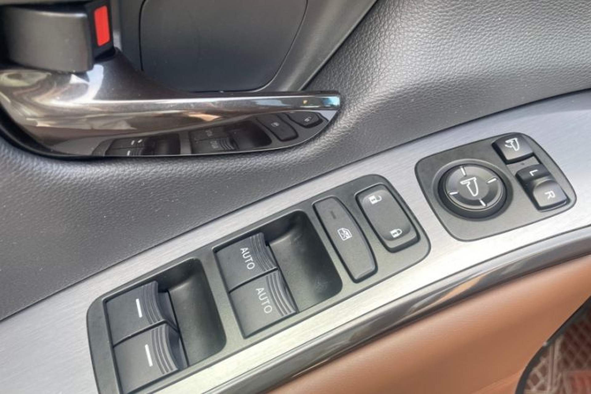 Used Acura CDX 2016 1.5T Two-Wheel Drive Deluxe Edition Interior 2