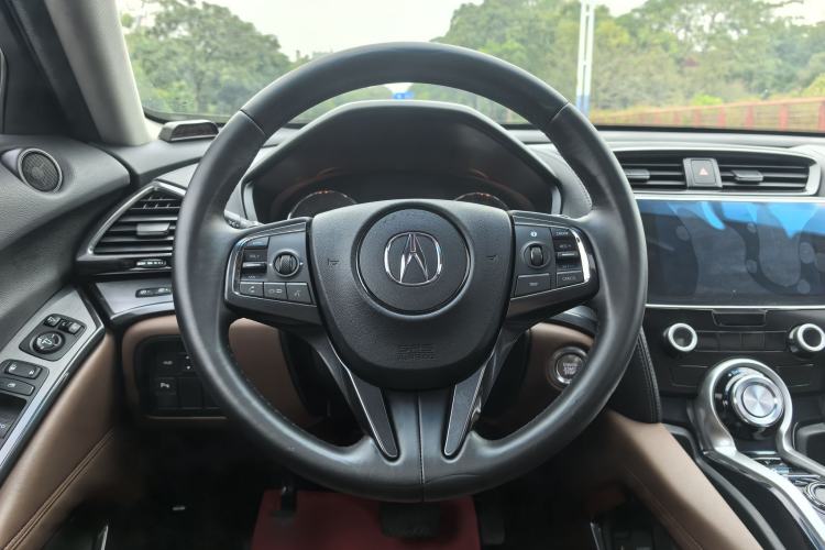 Used Acura CDX 2016 1.5T Two-Wheel Drive Deluxe Edition Interior 8