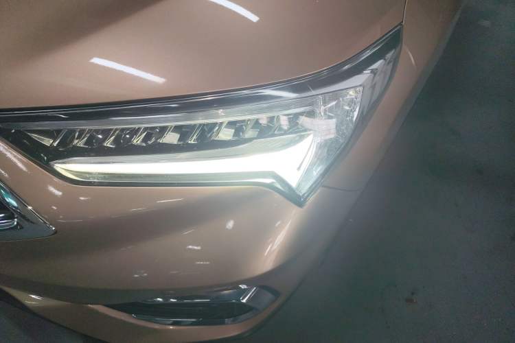 Used Acura CDX 2016 1.5T Two-Wheel Drive Deluxe Edition Left Front Headlight