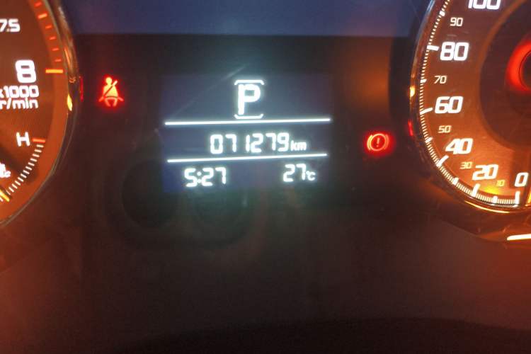 Used Acura CDX 2016 1.5T Two-Wheel Drive Enjoyment Edition Odometer Close Up
