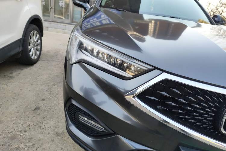 Used Acura CDX 2016 1.5T Four-Wheel Drive Luxury Edition Right Front Headlight