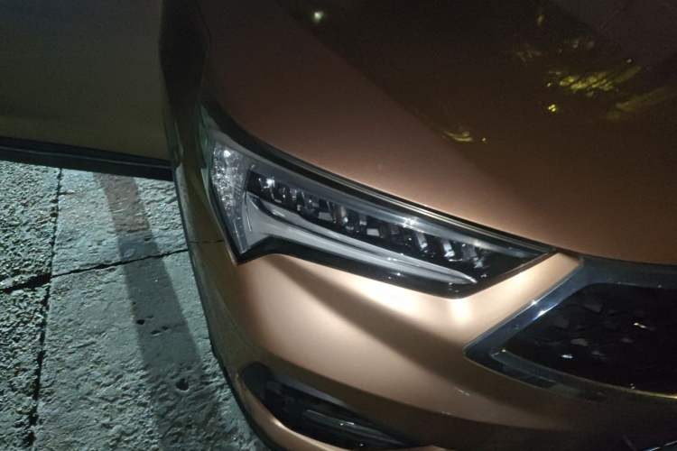Used Acura CDX 2016 1.5T Two-Wheel Drive Deluxe Edition Right Front Headlight