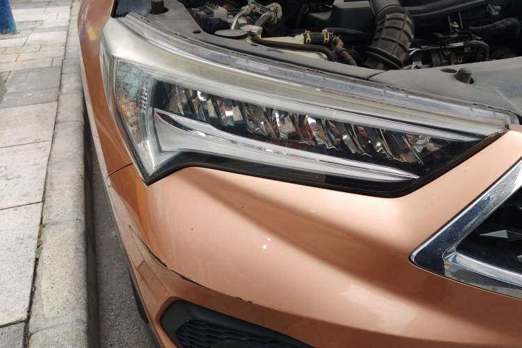 Used Acura CDX 2016 1.5T Four-Wheel Drive Luxury Edition Right Front Headlight
