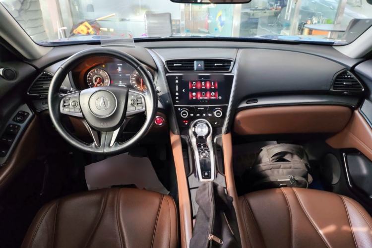 Used Acura CDX 2017 1.5T Four-Wheel Drive Deluxe Stylish Edition Center Console