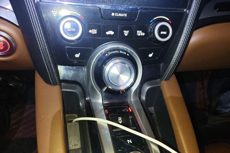 Used Acura CDX 2017 1.5T Four-Wheel Drive Deluxe Stylish Edition Audio And AC Panel