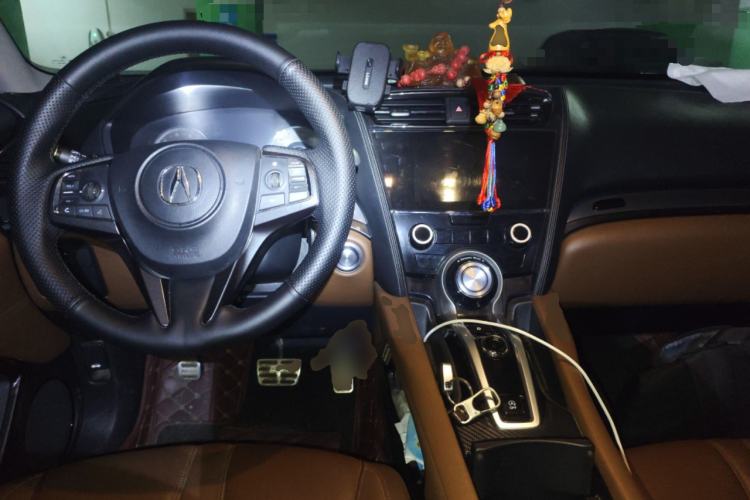 Used Acura CDX 2017 1.5T Four-Wheel Drive Deluxe Stylish Edition Center Console