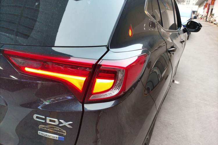 Used Acura CDX 2018 2.0L Two-Wheel Drive Comfort Edition Hybrid Right Rear Taillight