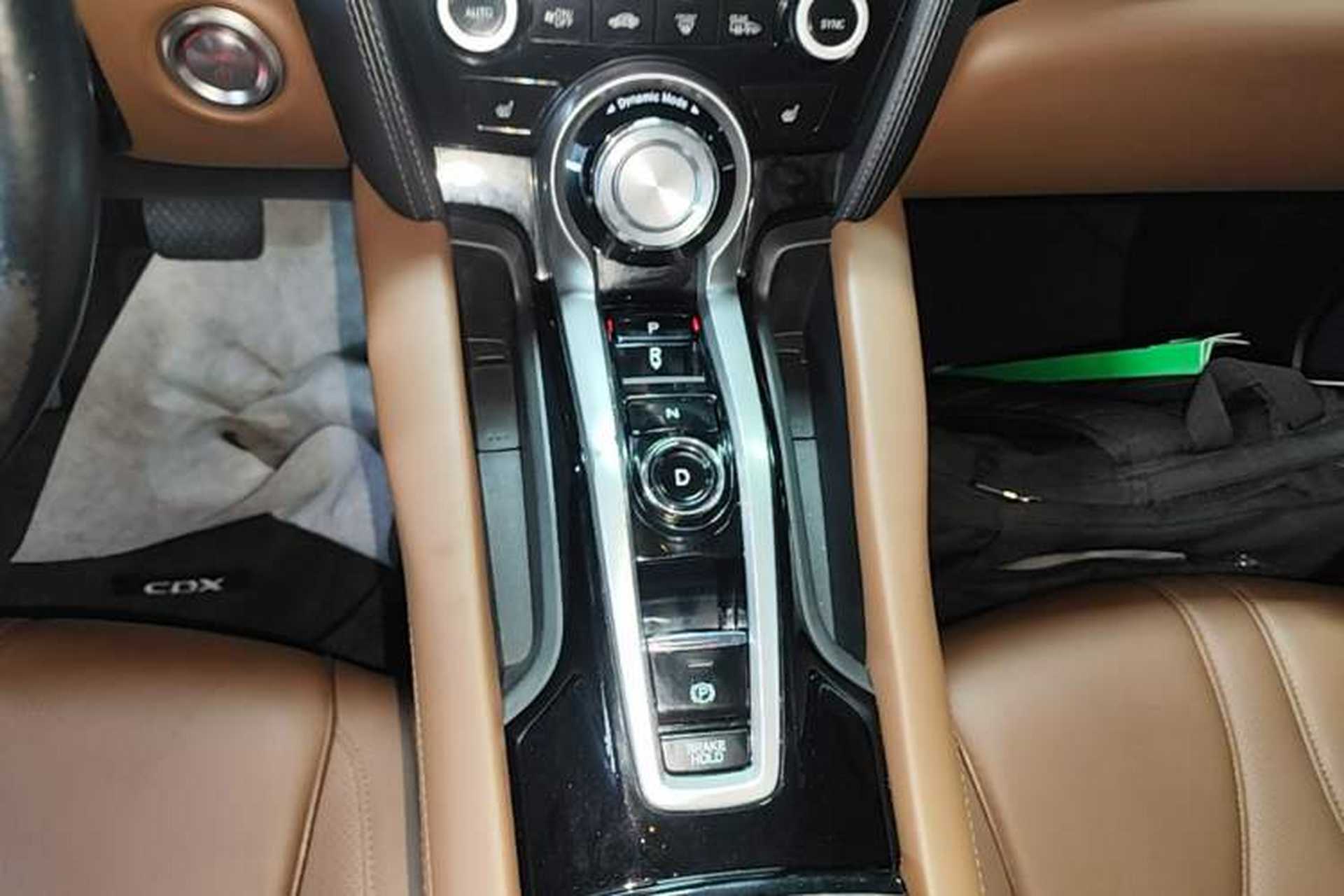 Used Acura CDX 2018 2.0L Two-Wheel Drive Comfort Edition Hybrid Gear Lever