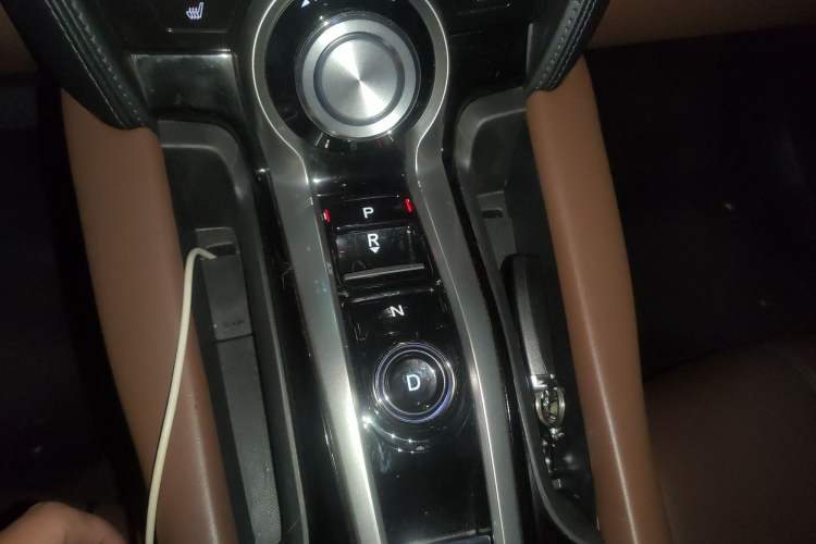 Used Acura CDX 2018 2.0L Two-Wheel Drive Enjoyment Edition Hybrid Gear Lever