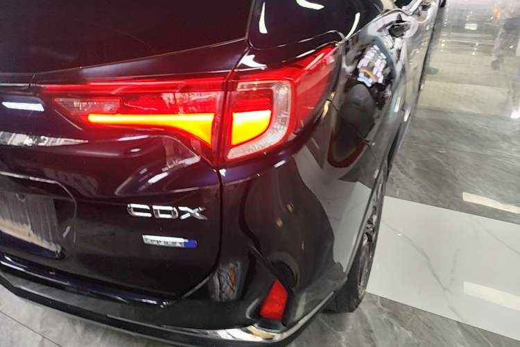 Used Acura CDX 2018 2.0L Two-Wheel Drive Comfort Edition Hybrid Right Rear Taillight