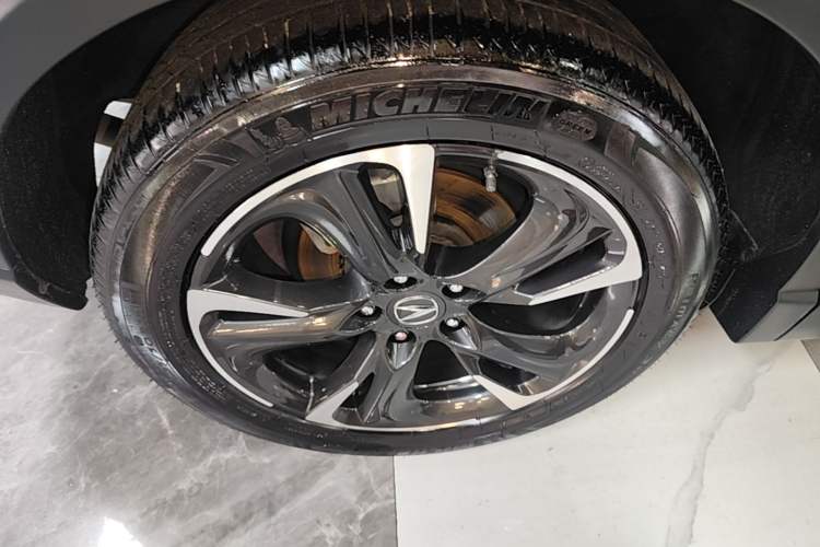 Used Acura CDX 2018 2.0L Two-Wheel Drive Comfort Edition Hybrid Right Rear Wheel Hub