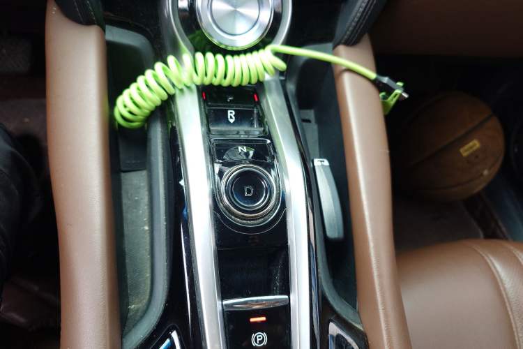 Used Acura CDX 2018 2.0L Two-Wheel Drive Comfort Edition Hybrid Gear Lever