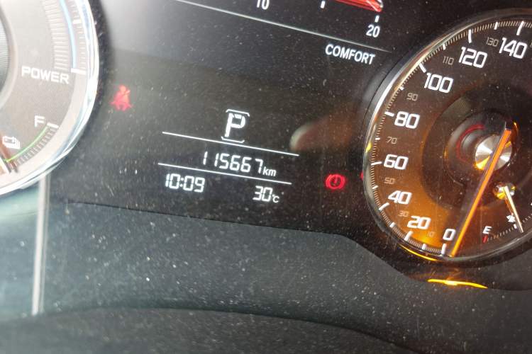 Used Acura CDX 2018 2.0L Two-Wheel Drive Comfort Edition Hybrid Odometer Close Up
