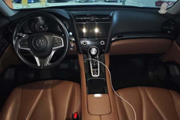 Used Acura CDX 2018 2.0L Two-Wheel Drive Comfort Edition Hybrid Center Console