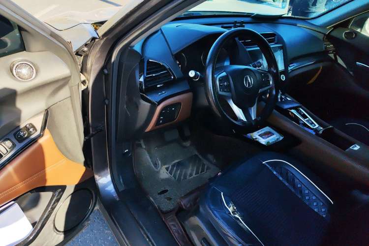 Used Acura CDX 2018 2.0L Two-Wheel Drive Comfort Edition Hybrid Driver Seat