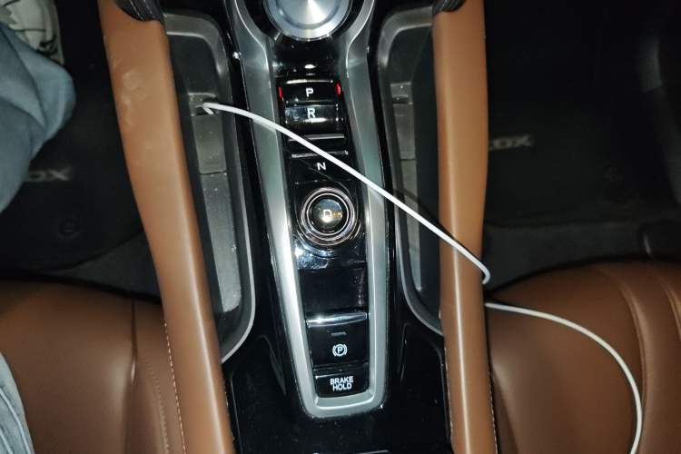 Used Acura CDX 2018 2.0L Two-Wheel Drive Comfort Edition Hybrid Gear Lever