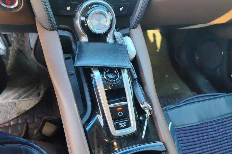 Used Acura CDX 2018 2.0L Two-Wheel Drive Comfort Edition Hybrid Gear Lever