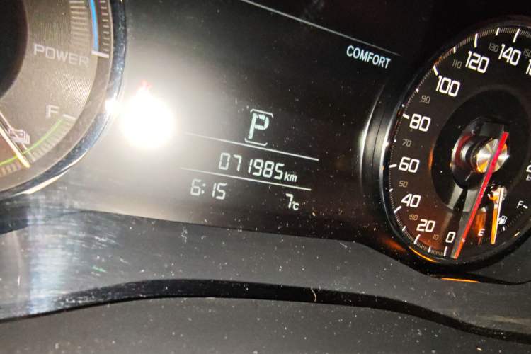 Used Acura CDX 2018 2.0L Two-Wheel Drive Comfort Edition Hybrid Odometer Close Up
