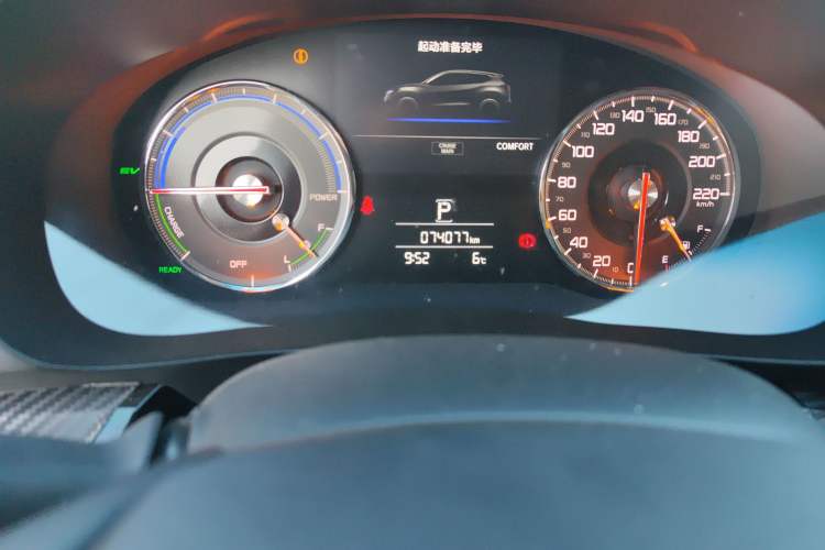 Used Acura CDX 2018 2.0L Two-Wheel Drive Comfort Edition Hybrid Odometer Close Up
