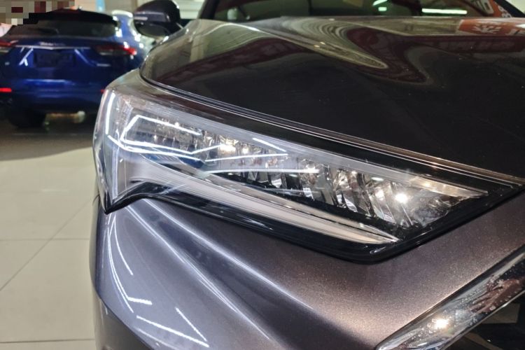 Used Acura CDX 2018 2.0L Two-Wheel Drive Comfort Edition Hybrid Right Front Headlight