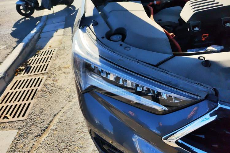 Used Acura CDX 2018 2.0L Two-Wheel Drive Comfort Edition Hybrid Right Front Headlight