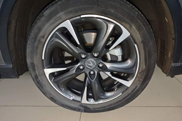 Used Acura CDX 2018 2.0L Two-Wheel Drive Comfort Edition Hybrid Right Front Wheel Hub