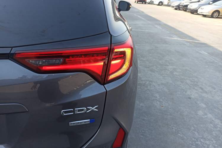 Used Acura CDX 2018 2.0L Two-Wheel Drive Comfort Edition Hybrid Right Rear Taillight