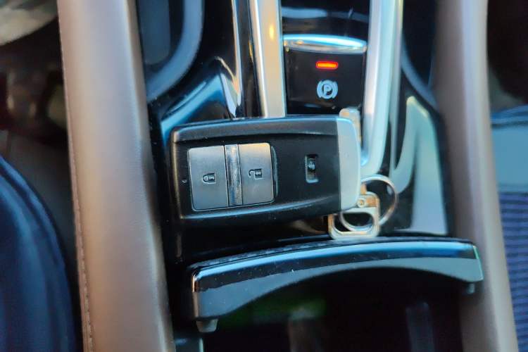 Used Acura CDX 2018 2.0L Two-Wheel Drive Comfort Edition Hybrid Vehicle Key