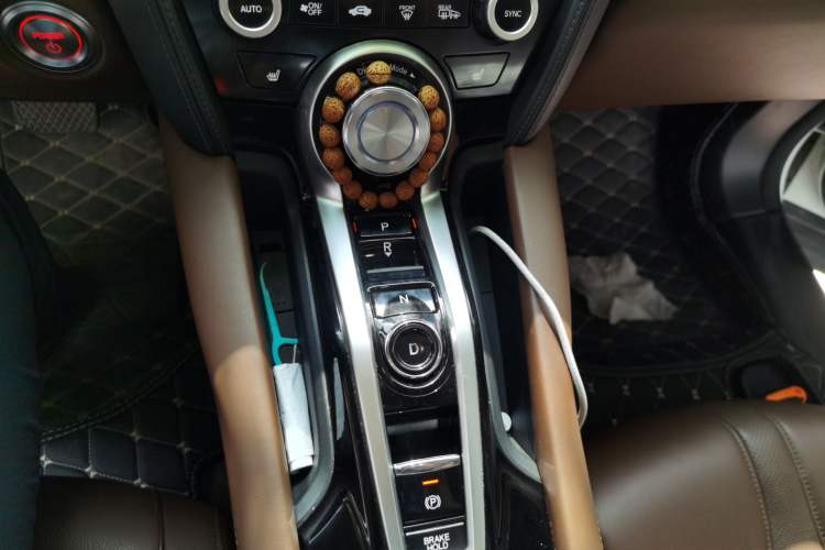 Used Acura CDX 2018 2.0L Two-Wheel Drive Comfort Edition Hybrid Gear Lever