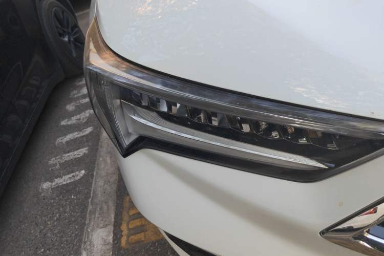 Used Acura CDX 2018 1.5T Four-Wheel Drive Luxury & Stylish Edition Right Front Headlight