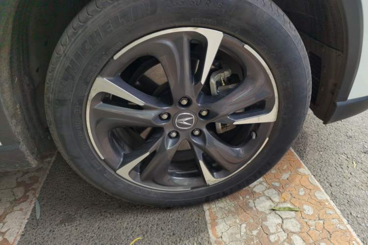 Used Acura CDX 2018 2.0L Two-Wheel Drive Comfort Edition Hybrid Right Front Wheel Hub