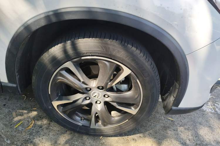 Used Acura CDX 2018 2.0L Two-Wheel Drive Comfort Edition Hybrid Right Front Wheel Hub