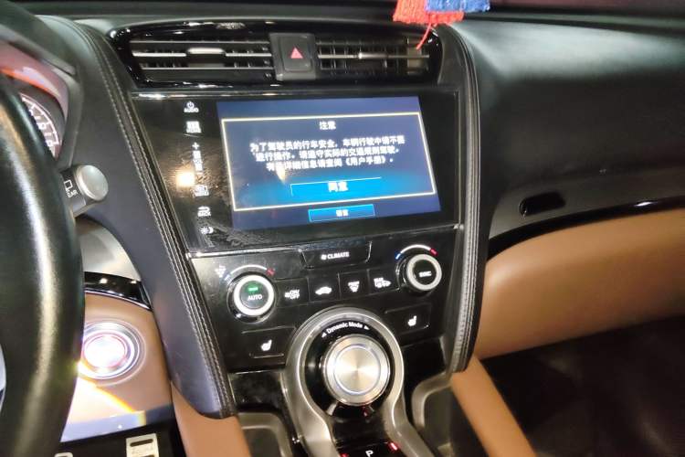 Used Acura CDX 2019 1.5T Two-Wheel Drive Deluxe Edition Audio And AC Panel